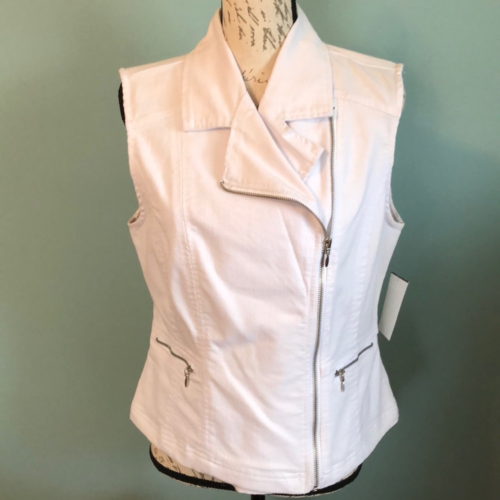 Live A Little White Jean Vest. Medium.